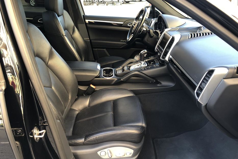 Продам Porsche Cayenne ОБСЛУЖЕННАЯ У ОФИЦИАЛОВ  2016 года в Одессе