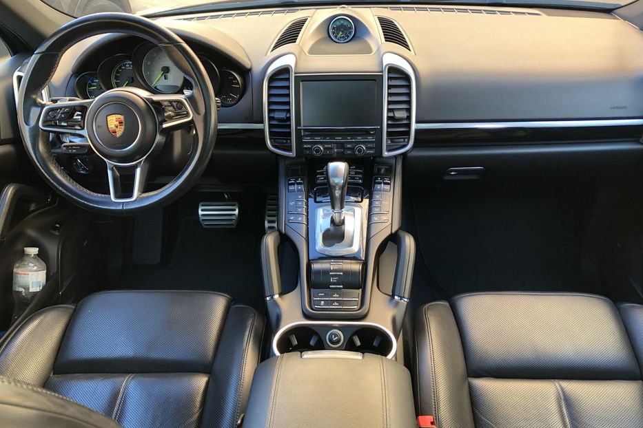 Продам Porsche Cayenne ОБСЛУЖЕННАЯ У ОФИЦИАЛОВ  2016 года в Одессе