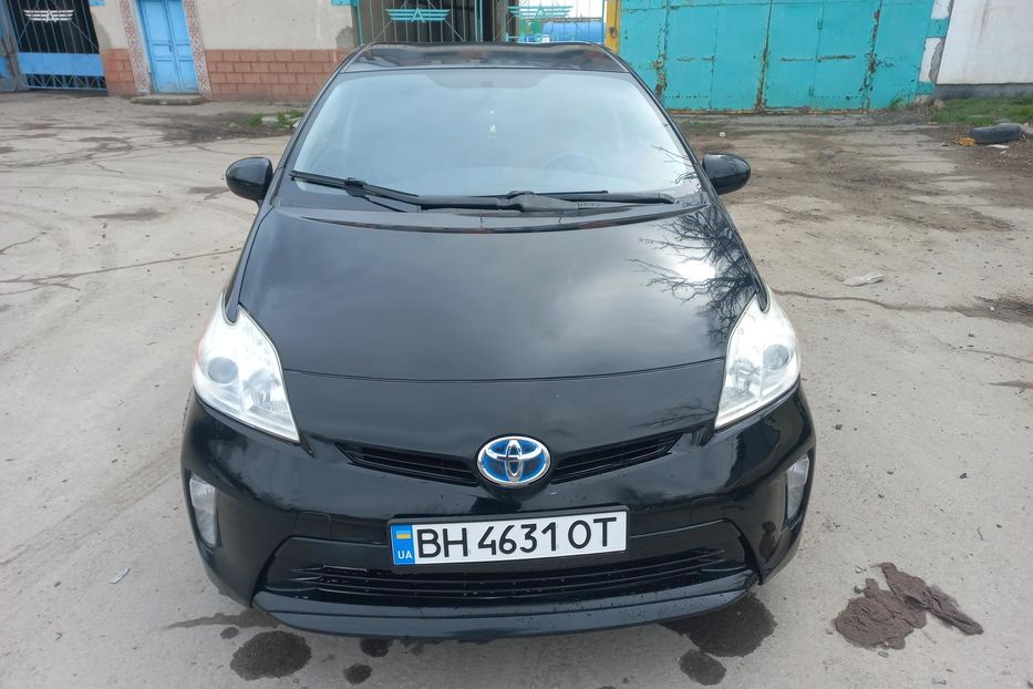 Продам Toyota Prius 2013 года в Одессе