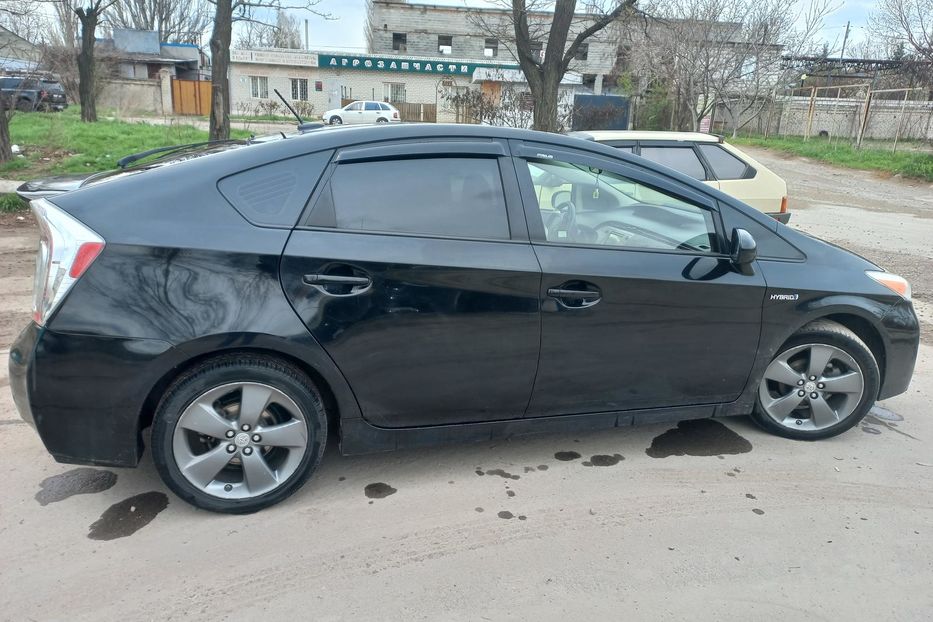 Продам Toyota Prius 2013 года в Одессе