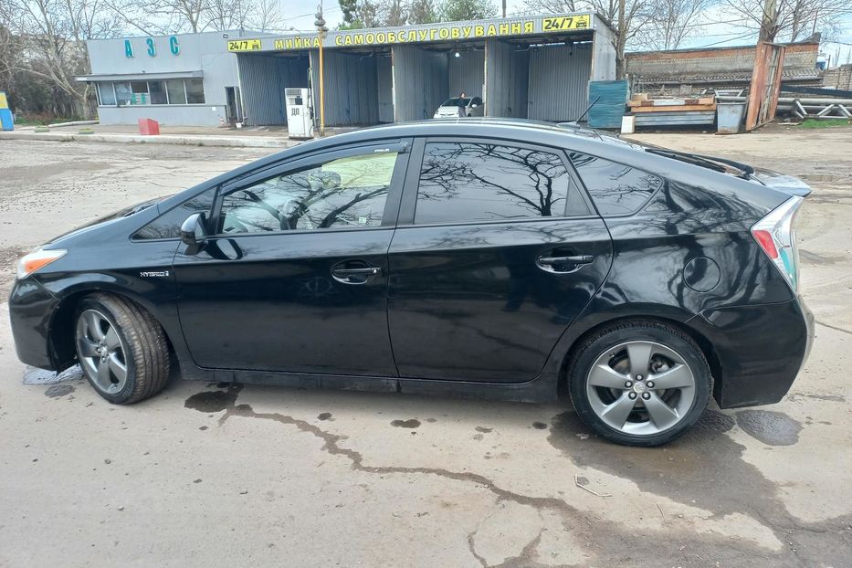 Продам Toyota Prius 2013 года в Одессе