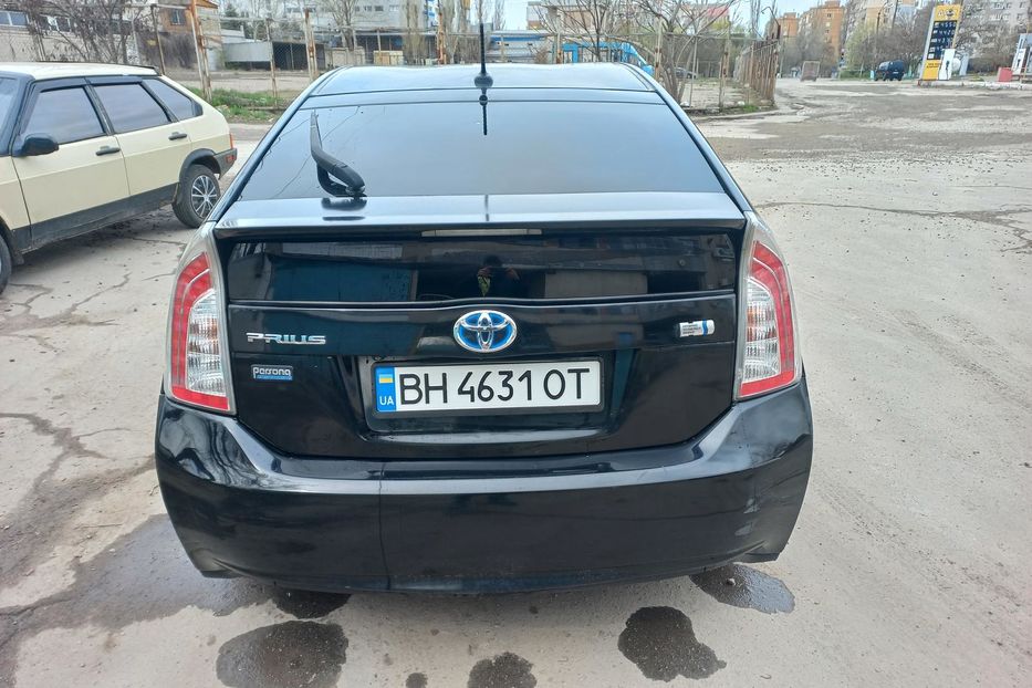 Продам Toyota Prius 2013 года в Одессе