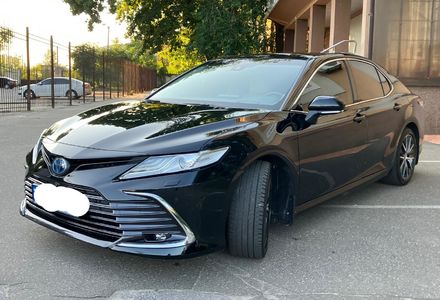 Продам Toyota Camry Premium + 2022 года в Киеве