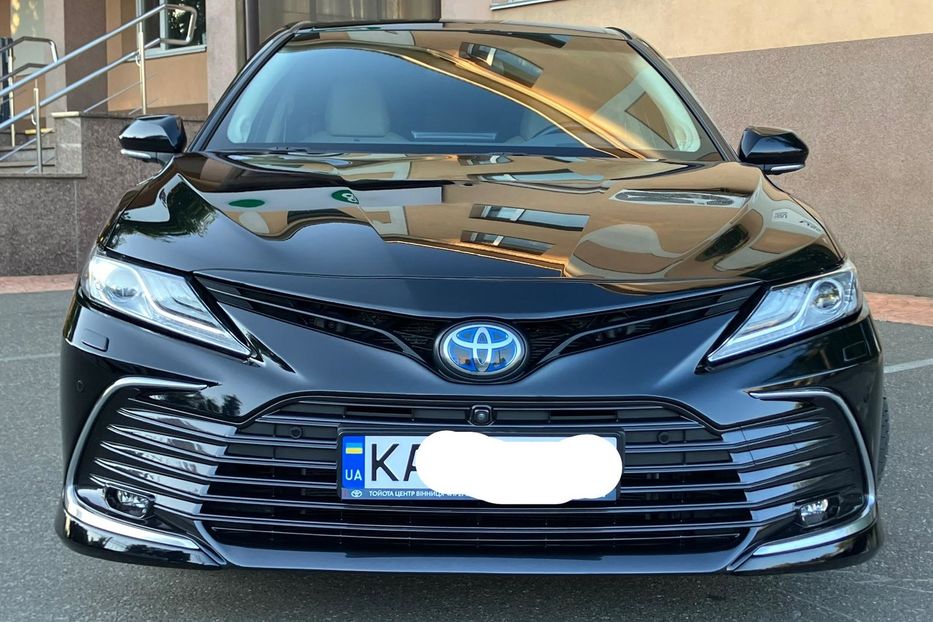 Продам Toyota Camry Premium + 2022 года в Киеве