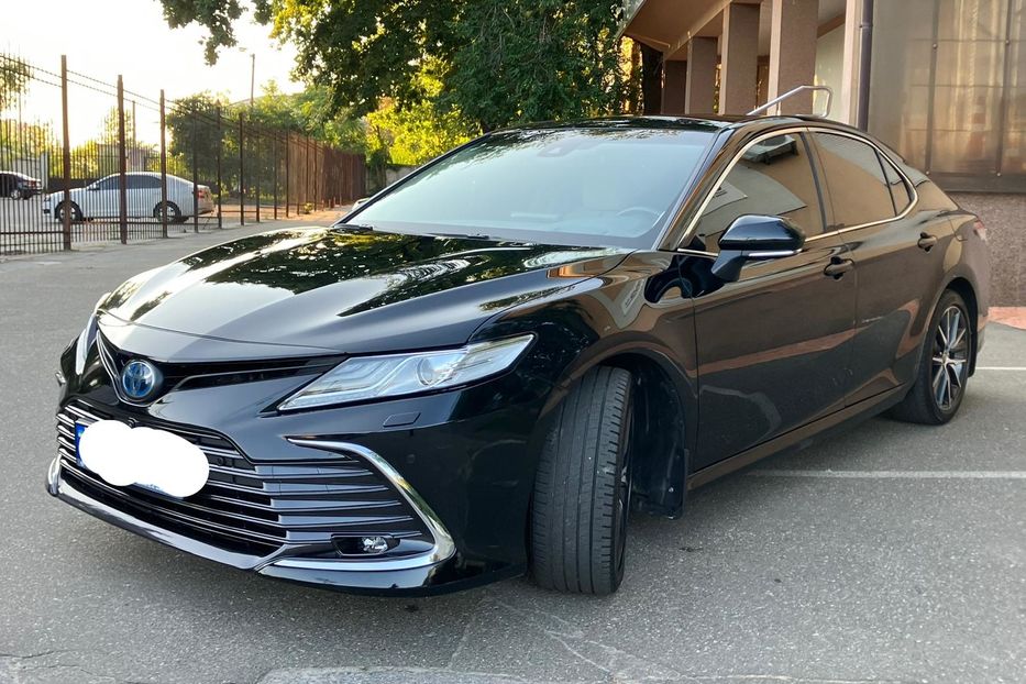 Продам Toyota Camry Premium + 2022 года в Киеве