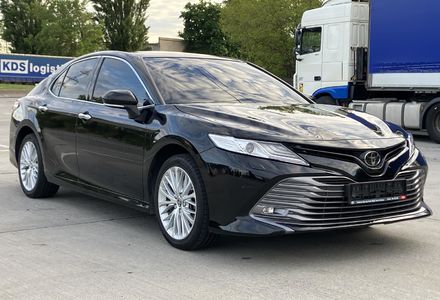 Продам Toyota Camry Premium  2018 года в Киеве