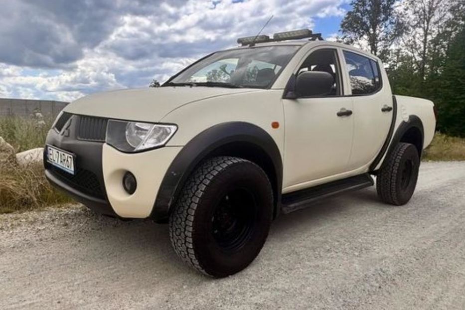 Продам Mitsubishi L 200 Повний привід 4×4 2007 года в Сумах