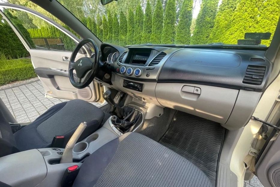 Продам Mitsubishi L 200 Повний привід 4×4 2007 года в Сумах