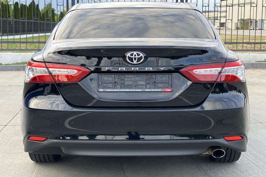 Продам Toyota Camry Premium  2018 года в Киеве