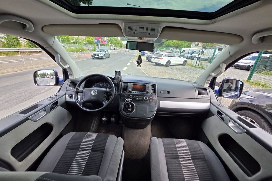 Продам Volkswagen T5 (Transporter) пасс. 2009 года в Одессе