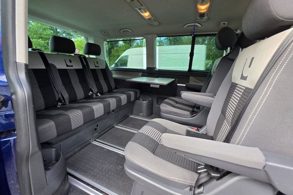 Продам Volkswagen T5 (Transporter) пасс. 2009 года в Одессе