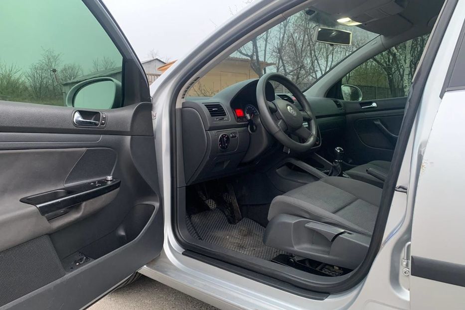 Продам Volkswagen Golf V FSI 2004 года в Запорожье