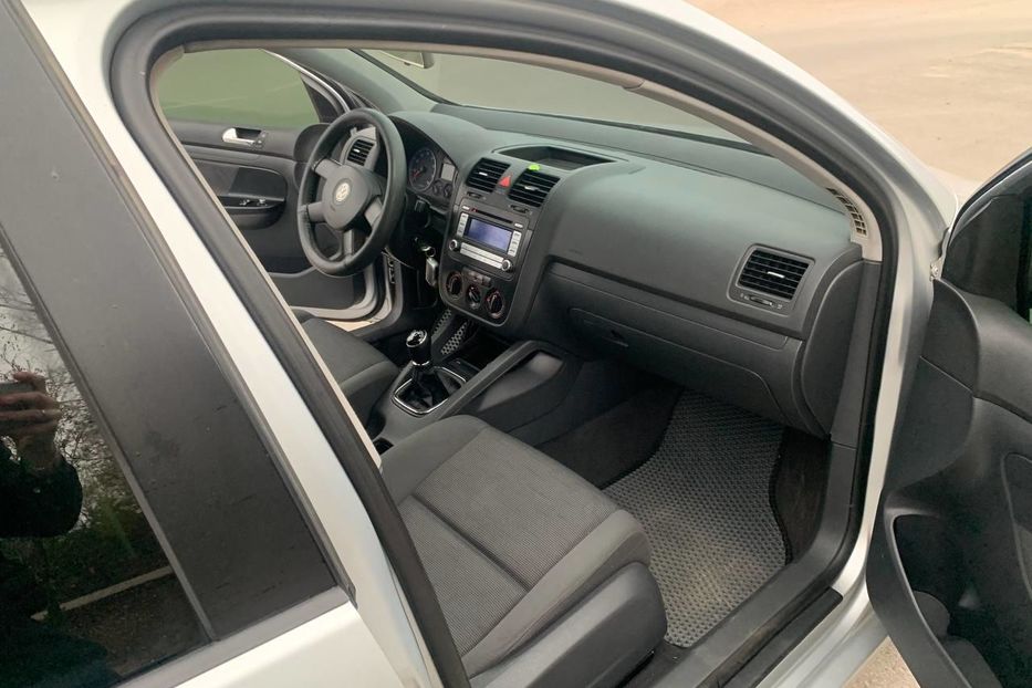 Продам Volkswagen Golf V FSI 2004 года в Запорожье