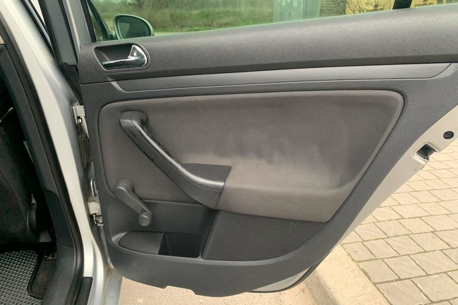 Продам Volkswagen Golf V FSI 2004 года в Запорожье