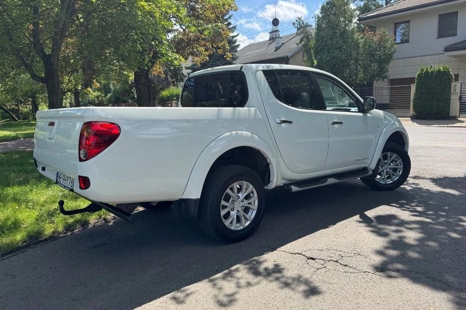 Продам Mitsubishi L 200 2012 года в Харькове