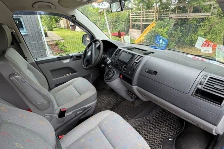 Продам Volkswagen T5 (Transporter) пасс. 2005 года в г. Покровск, Донецкая область