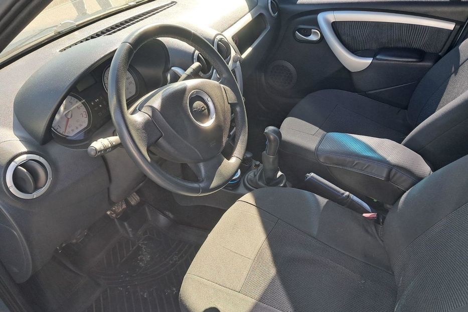 Продам Renault Logan Dacia Logan, комплектація Laureate (передмаксимальна), колір 