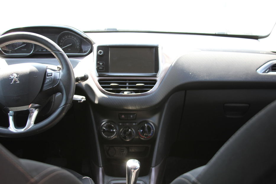 Продам Peugeot 2008 2014 года в Днепре