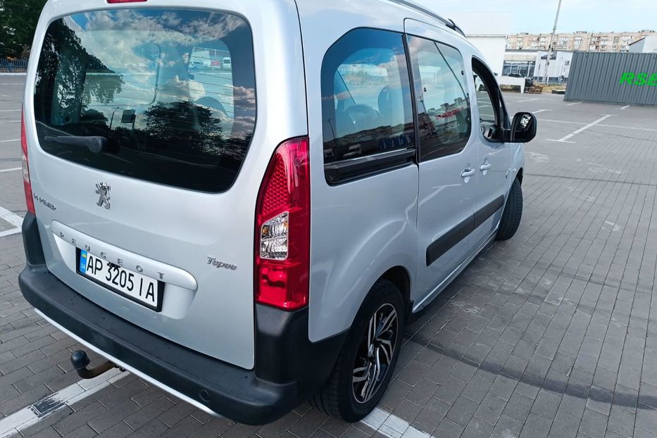 Продам Peugeot Partner пасс. Outdor 2011 года в Одессе