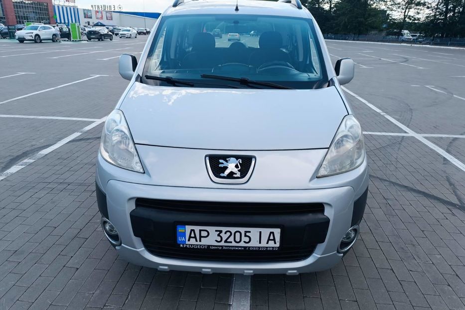 Продам Peugeot Partner пасс. Outdor 2011 года в Одессе