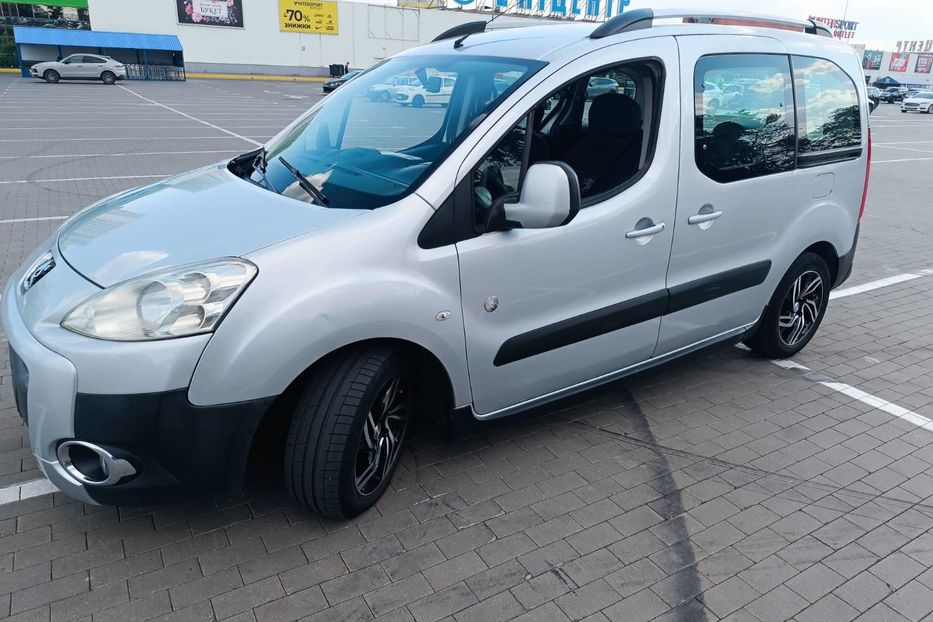 Продам Peugeot Partner пасс. Outdor 2011 года в Одессе
