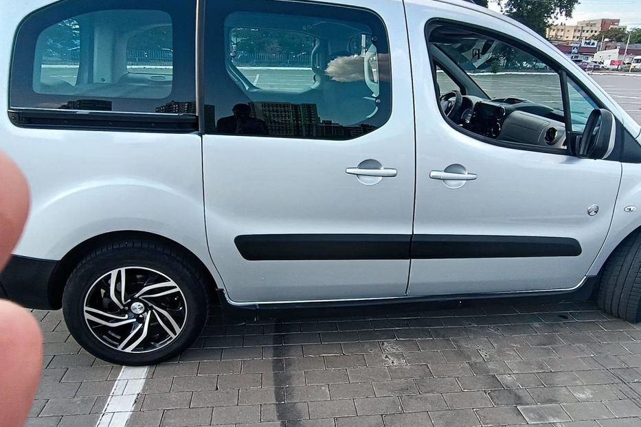 Продам Peugeot Partner пасс. Outdor 2011 года в Одессе