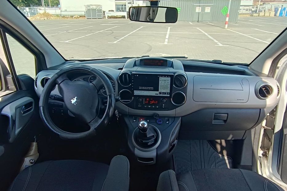 Продам Peugeot Partner пасс. Outdor 2011 года в Одессе