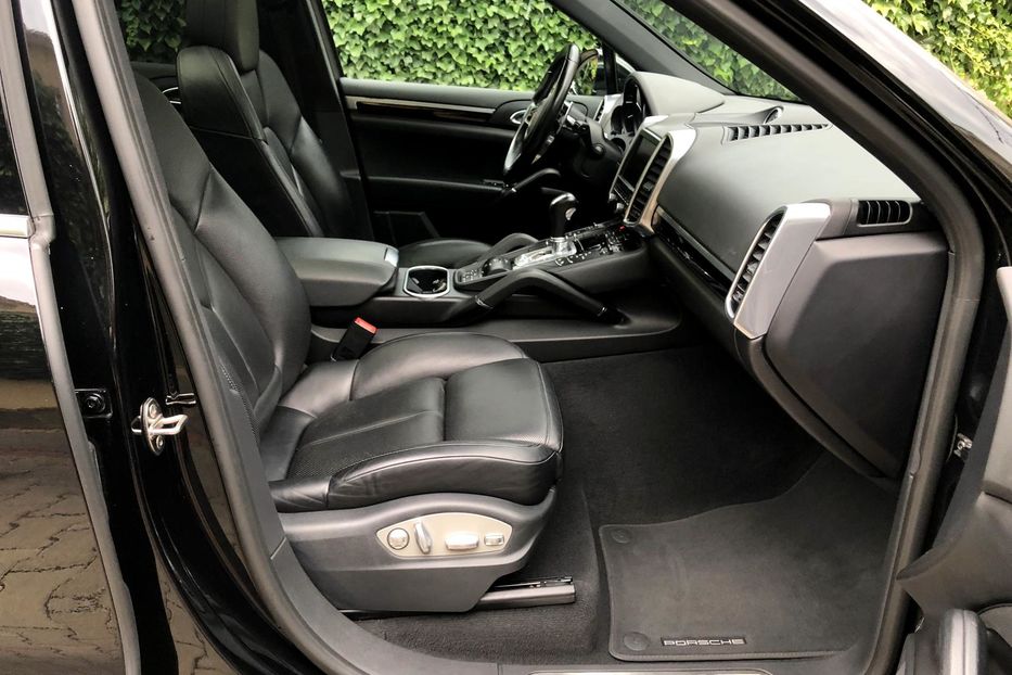 Продам Porsche Cayenne Обслуживания на PORSCHE!!!!  2016 года в Одессе