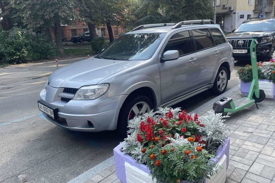 Продам Mitsubishi Outlander 1 2008 года в Киеве