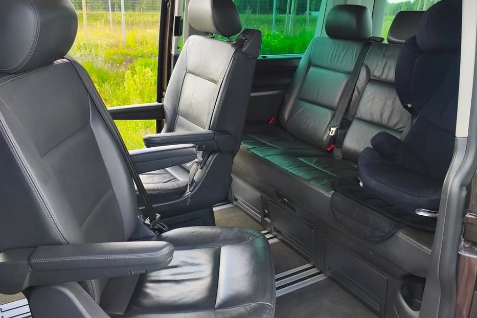 Продам Volkswagen Multivan 2012 года в Харькове