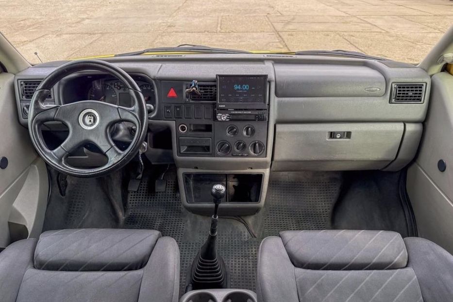 Продам Volkswagen T4 (Transporter) пасс. 2004 года в Харькове