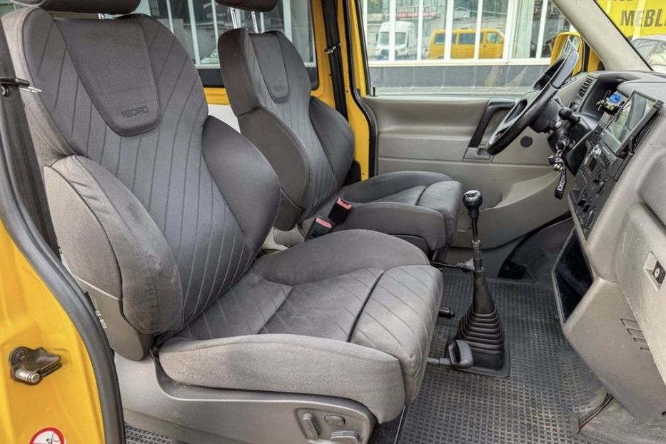 Продам Volkswagen T4 (Transporter) пасс. 2004 года в Харькове