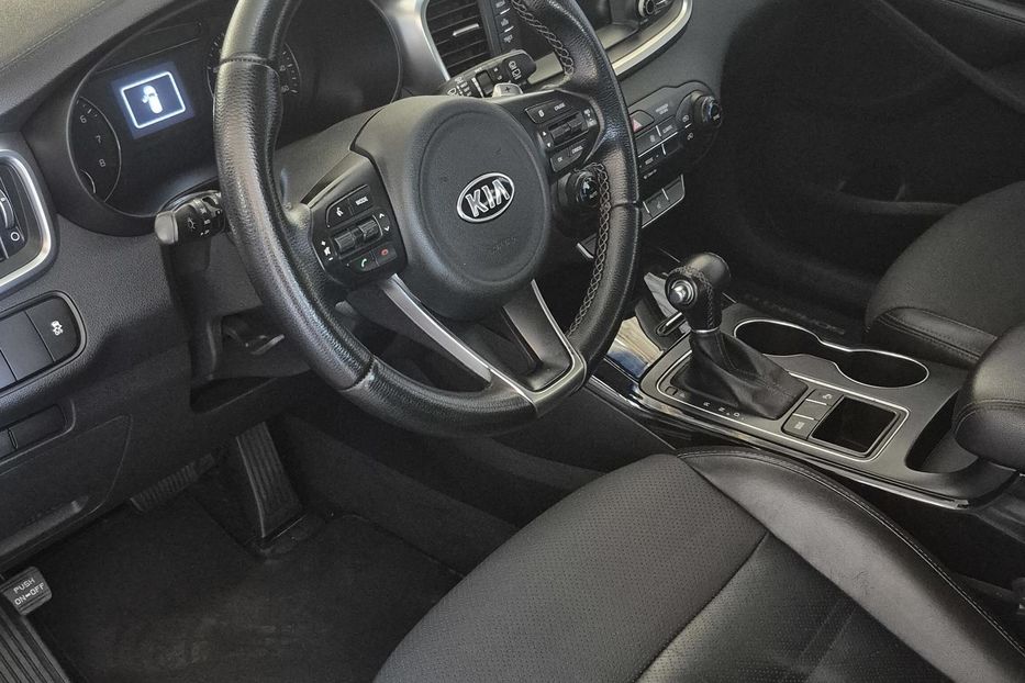 Продам Kia Sorento 2016 года в Харькове