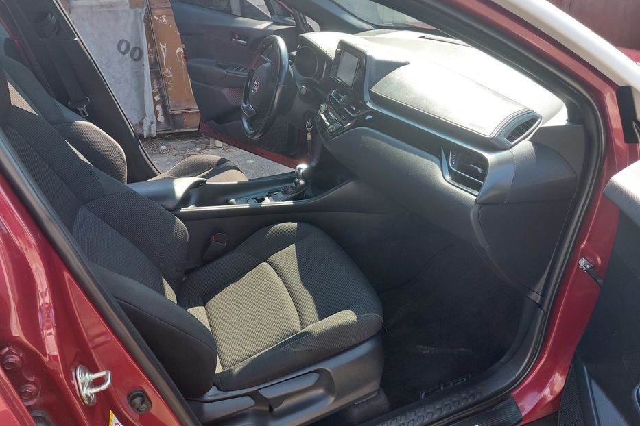 Продам Toyota C-HR Автомат 2018 года в Киеве