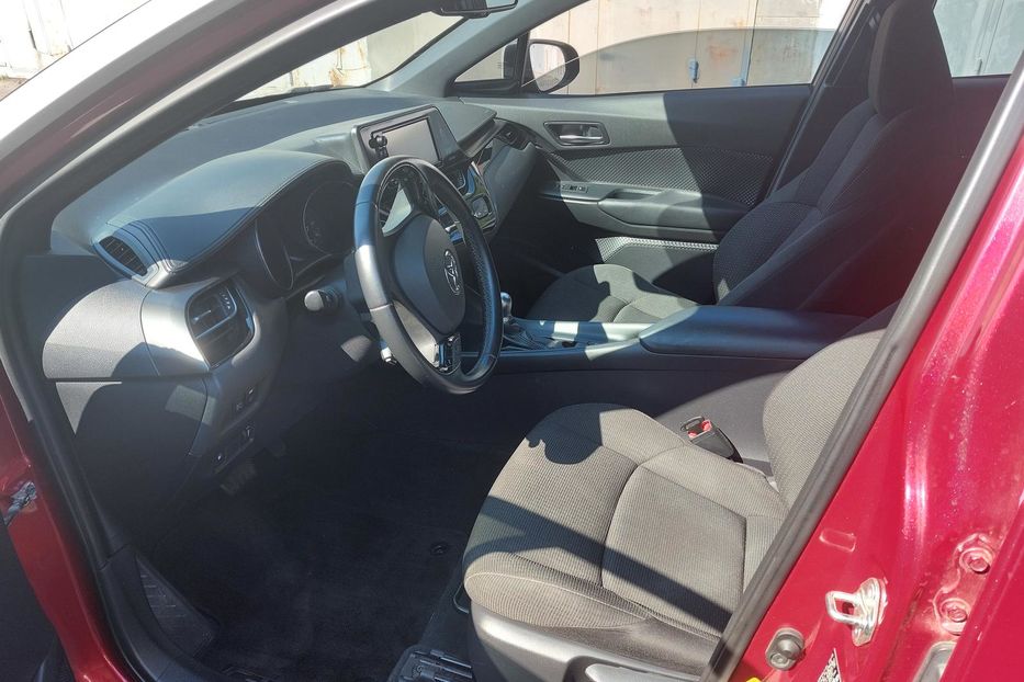 Продам Toyota C-HR Автомат 2018 года в Киеве