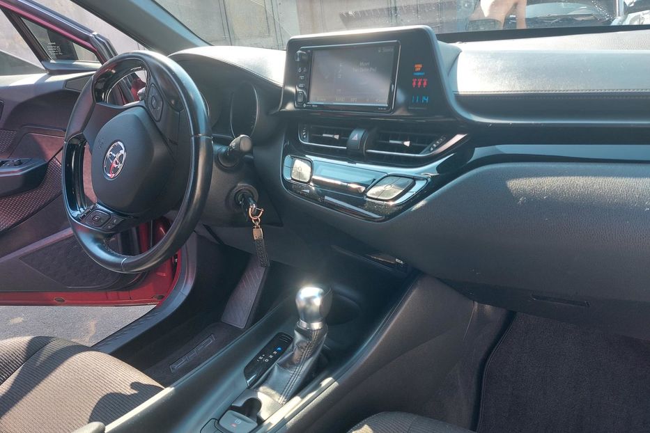 Продам Toyota C-HR Автомат 2018 года в Киеве