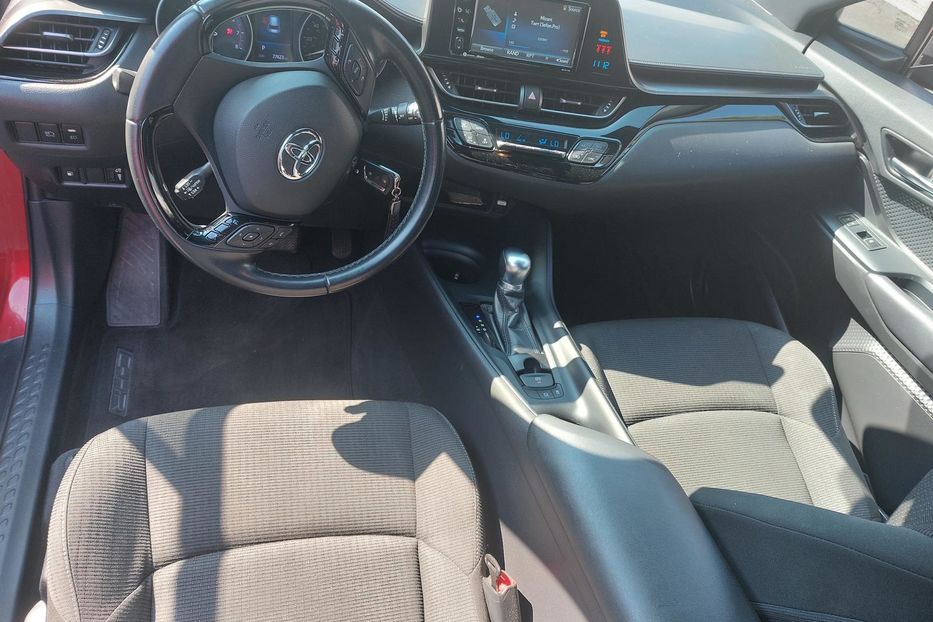 Продам Toyota C-HR Автомат 2018 года в Киеве