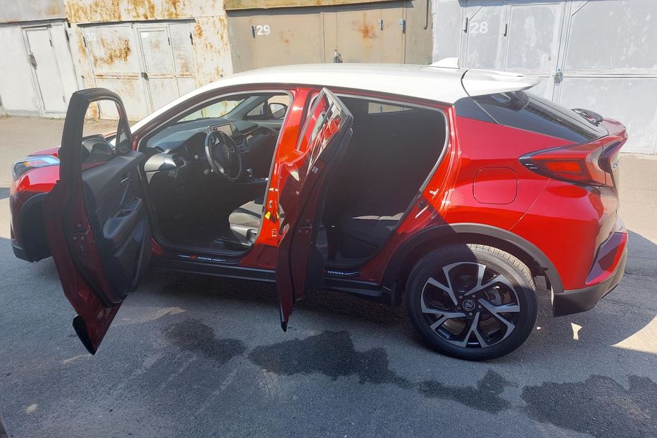 Продам Toyota C-HR Автомат 2018 года в Киеве