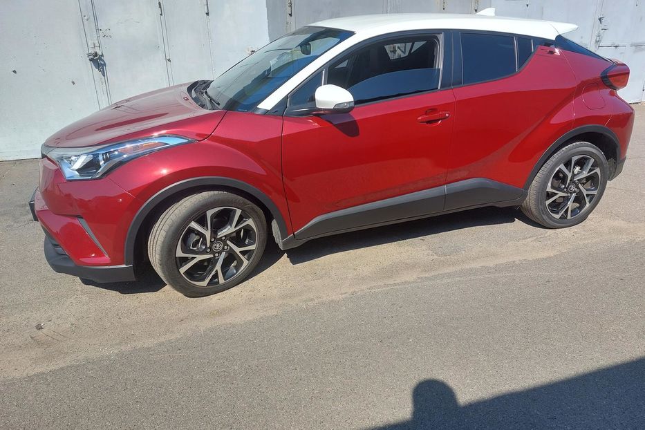 Продам Toyota C-HR Автомат 2018 года в Киеве
