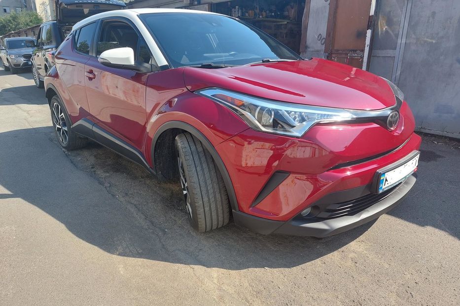 Продам Toyota C-HR Автомат 2018 года в Киеве