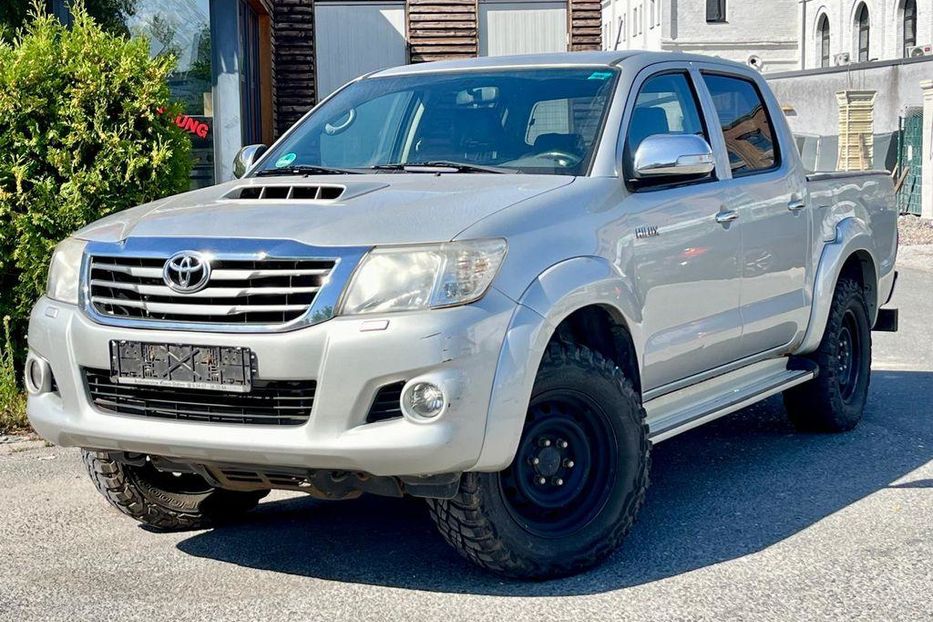 Продам Toyota Hilux 2011 года в Киеве