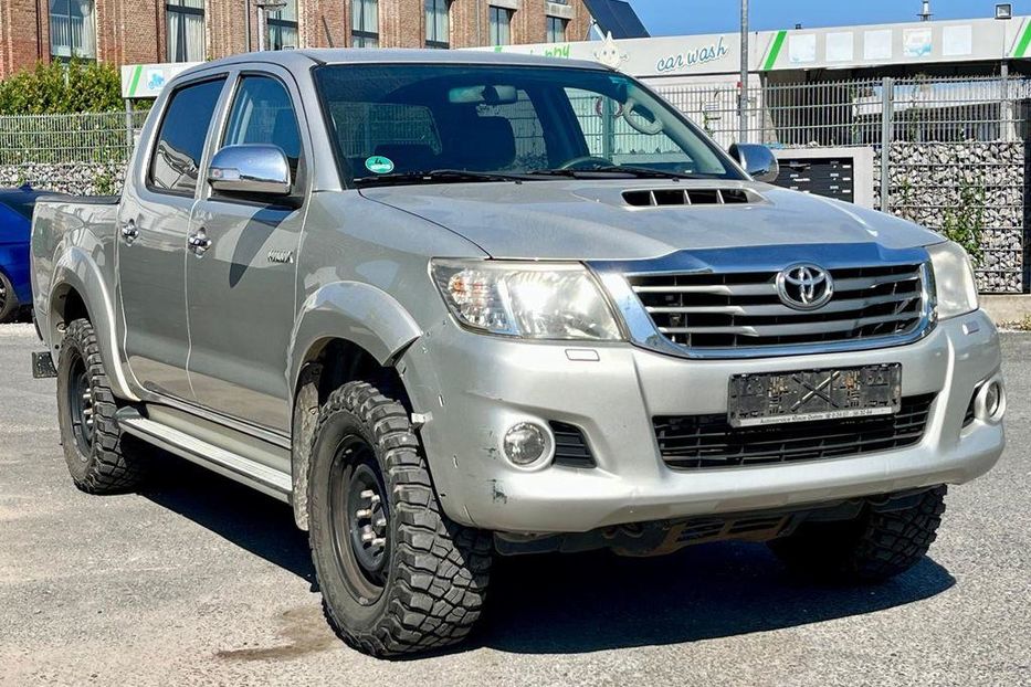Продам Toyota Hilux 2011 года в Киеве