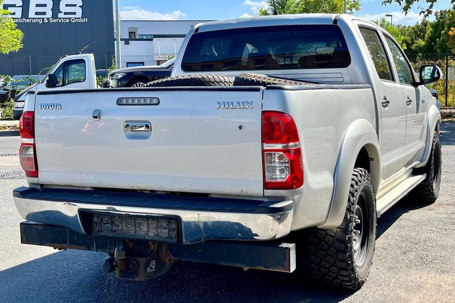 Продам Toyota Hilux 2011 года в Киеве