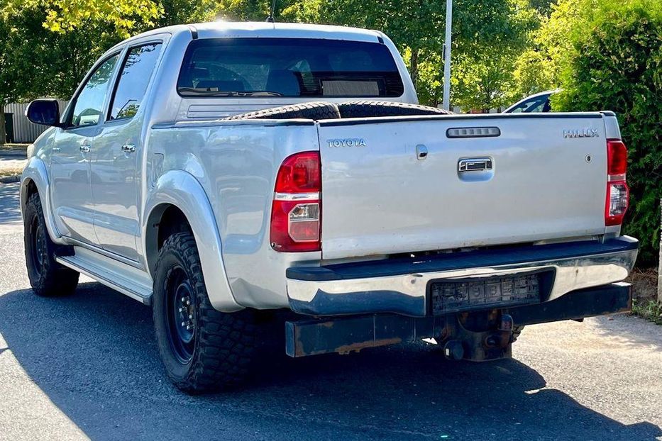 Продам Toyota Hilux 2011 года в Киеве