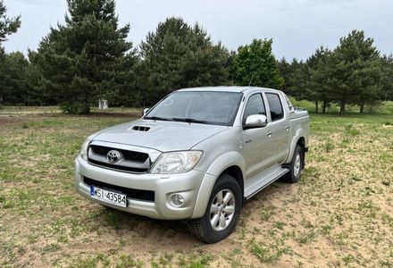 Продам Toyota Hilux 2008 года в г. Изюм, Харьковская область