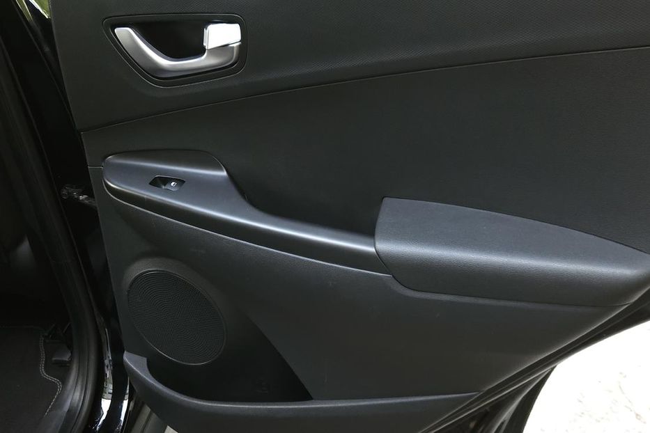 Продам Hyundai Kona Premium 64 kWt 2022 года в Харькове