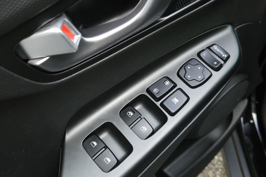 Продам Hyundai Kona Premium 64 kWt 2022 года в Харькове