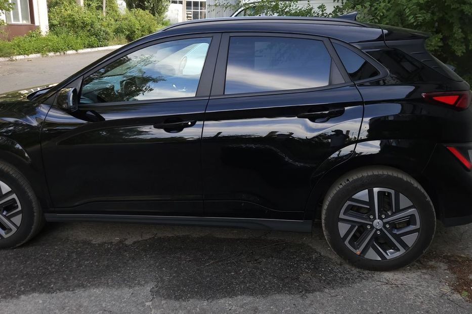 Продам Hyundai Kona Premium 64 kWt 2022 года в Харькове