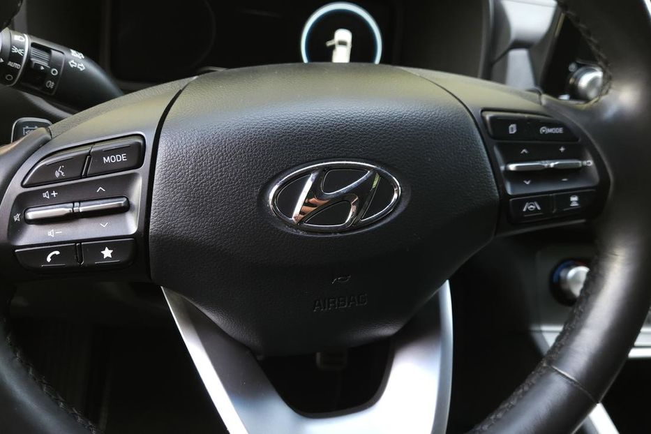 Продам Hyundai Kona Premium 64 kWt 2022 года в Харькове