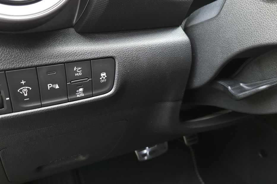 Продам Hyundai Kona Premium 64 kWt 2022 года в Харькове